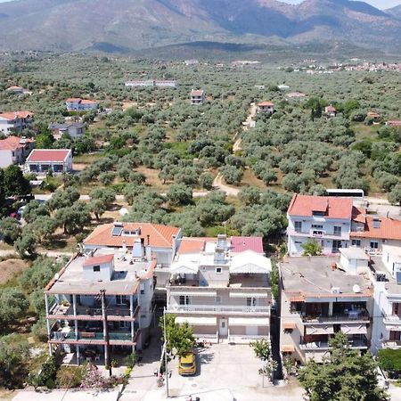 Helios Apartments يميناريا المظهر الخارجي الصورة