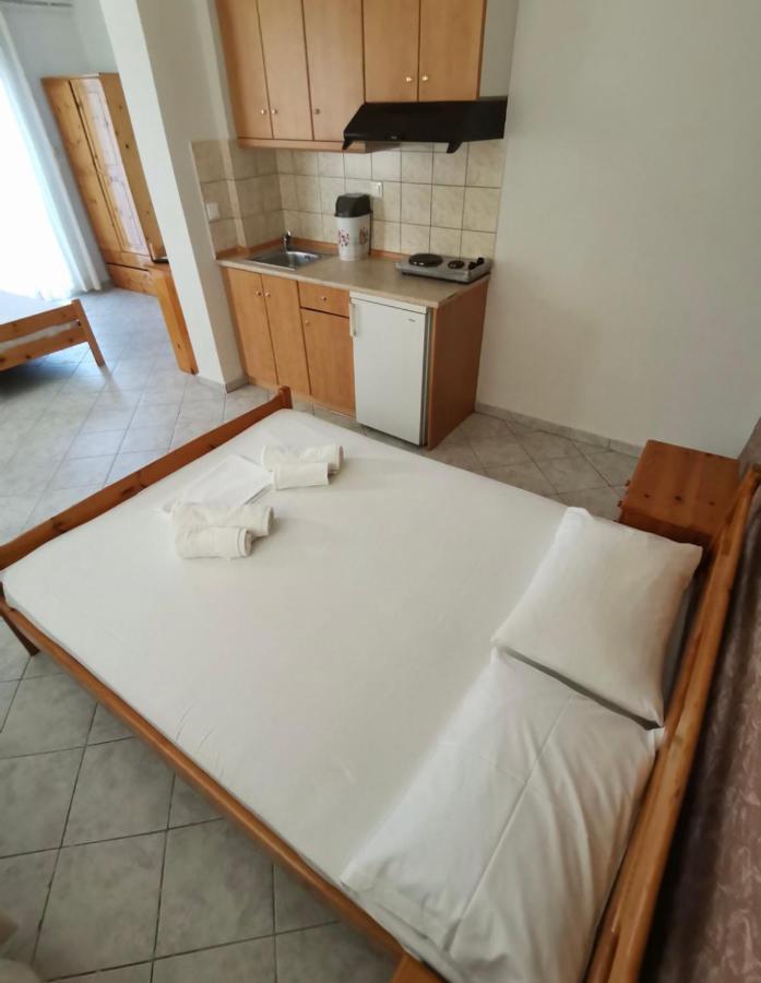 Helios Apartments يميناريا المظهر الخارجي الصورة