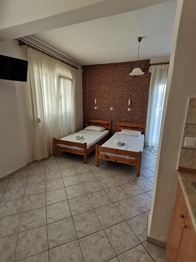 Helios Apartments يميناريا المظهر الخارجي الصورة