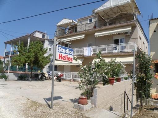 Helios Apartments يميناريا المظهر الخارجي الصورة